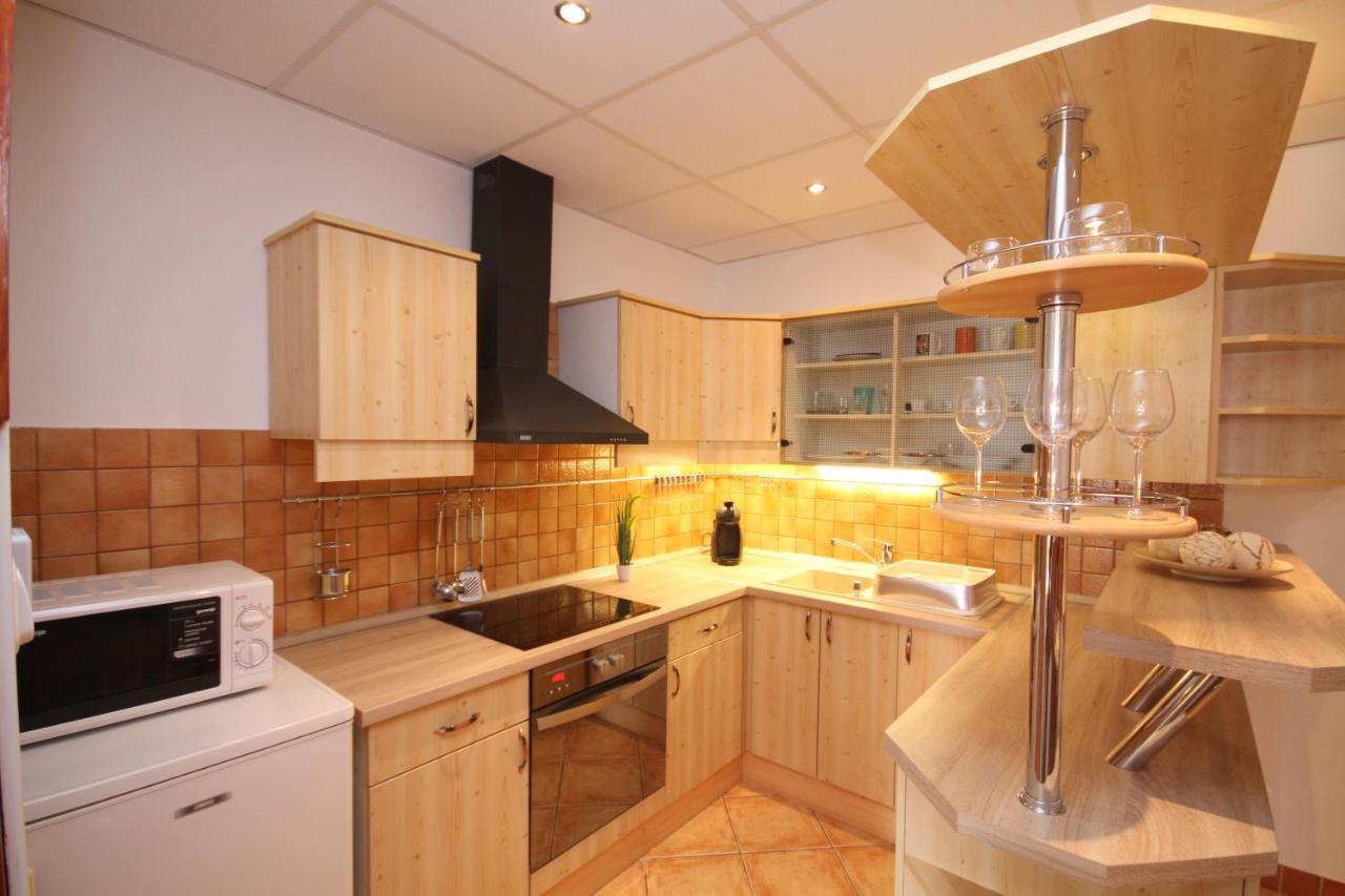 Astra Apartman Tatabánya Exterior foto