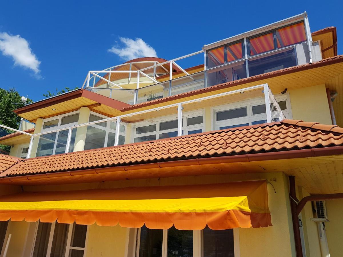 Astra Apartman Tatabánya Exterior foto